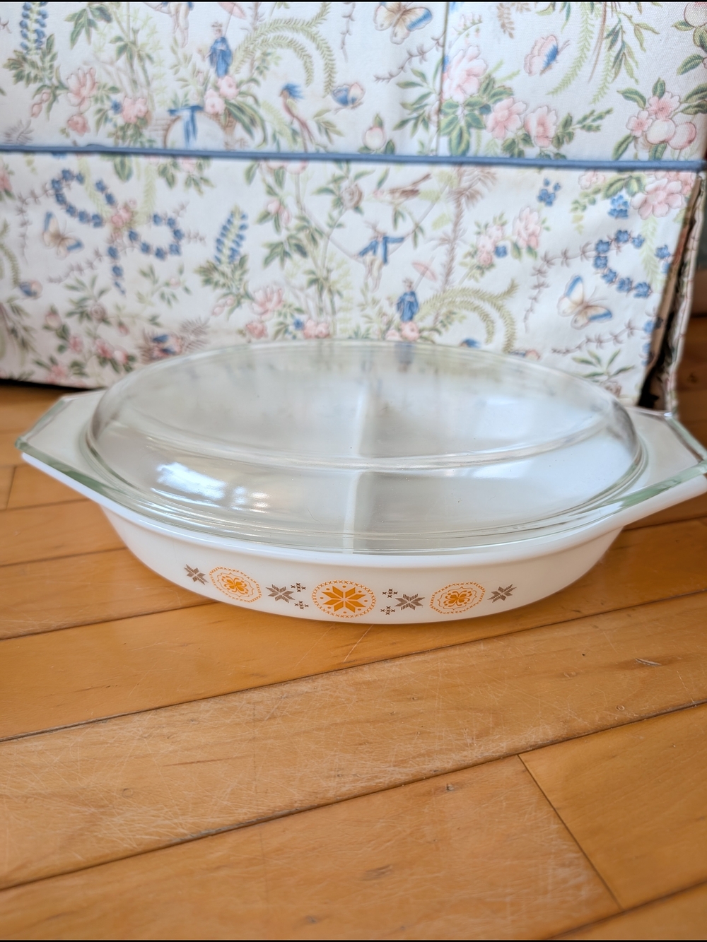 Pyrex Town And Country Dived Casserole Dish